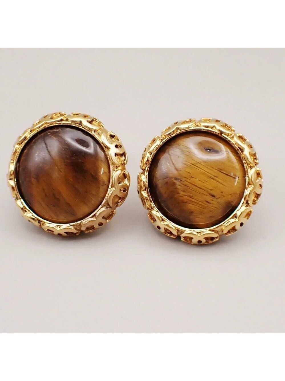 CHANEL CC ogo Tiger Eye Round Button Earrings 94P Clip-On GHW Vintage 298-082025 - Picture 2 of 11